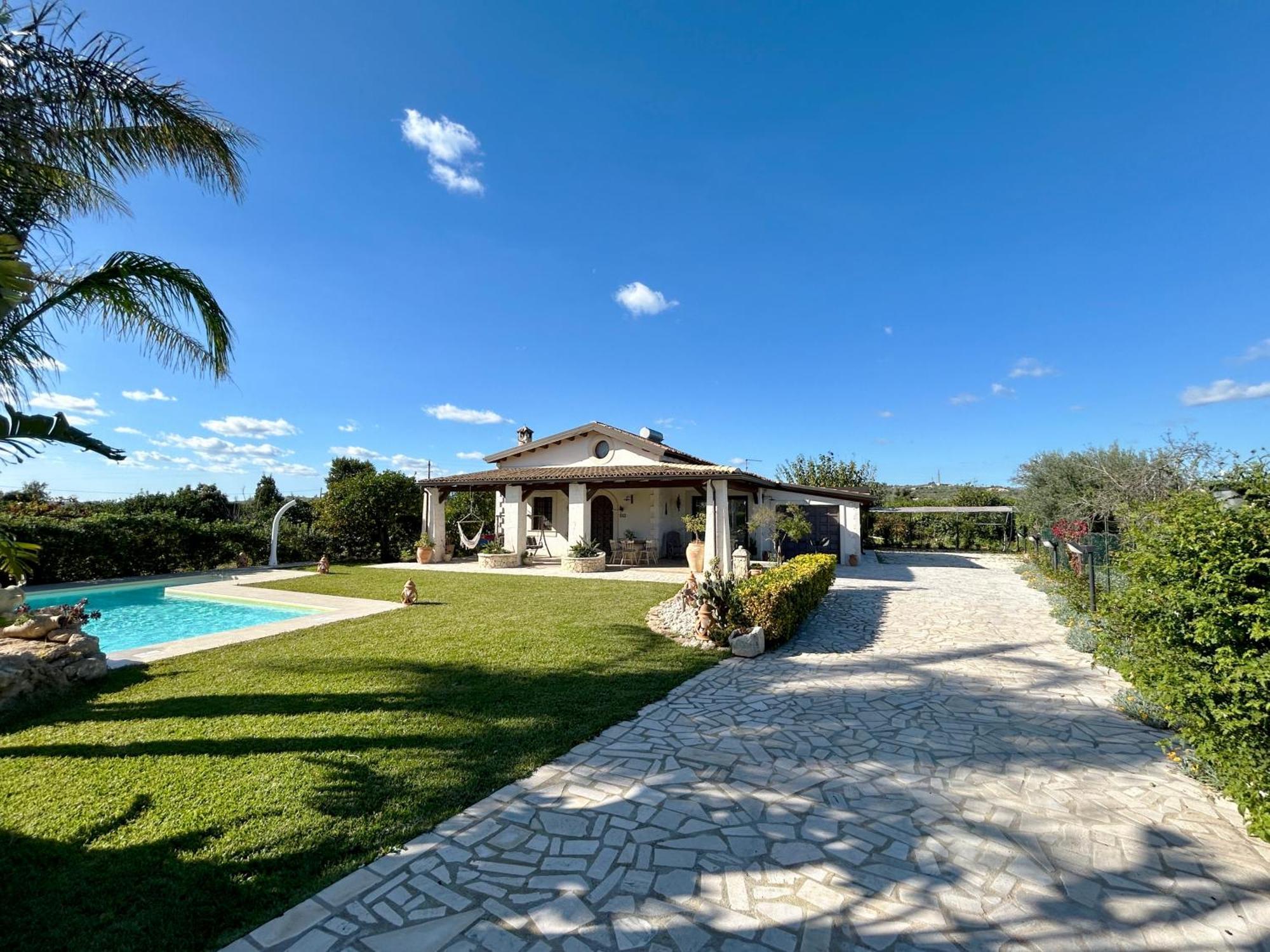 Villa Suq With Pool, Parking & Wifi Noto Exterior photo